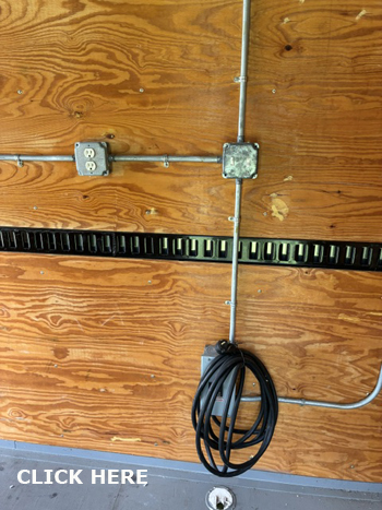 close up of 30 Amp power hook up